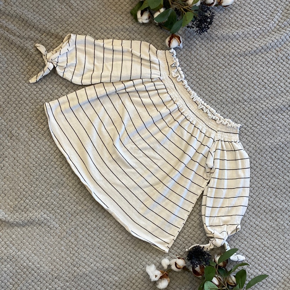 Daytrip brand off the shoulder, striped top. XS